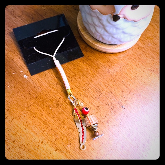 NEW 🔑One eyed Owl 🦉Lanyard key chain w gold red feather Custom PeacedbyAlise - Picture 2 of 3